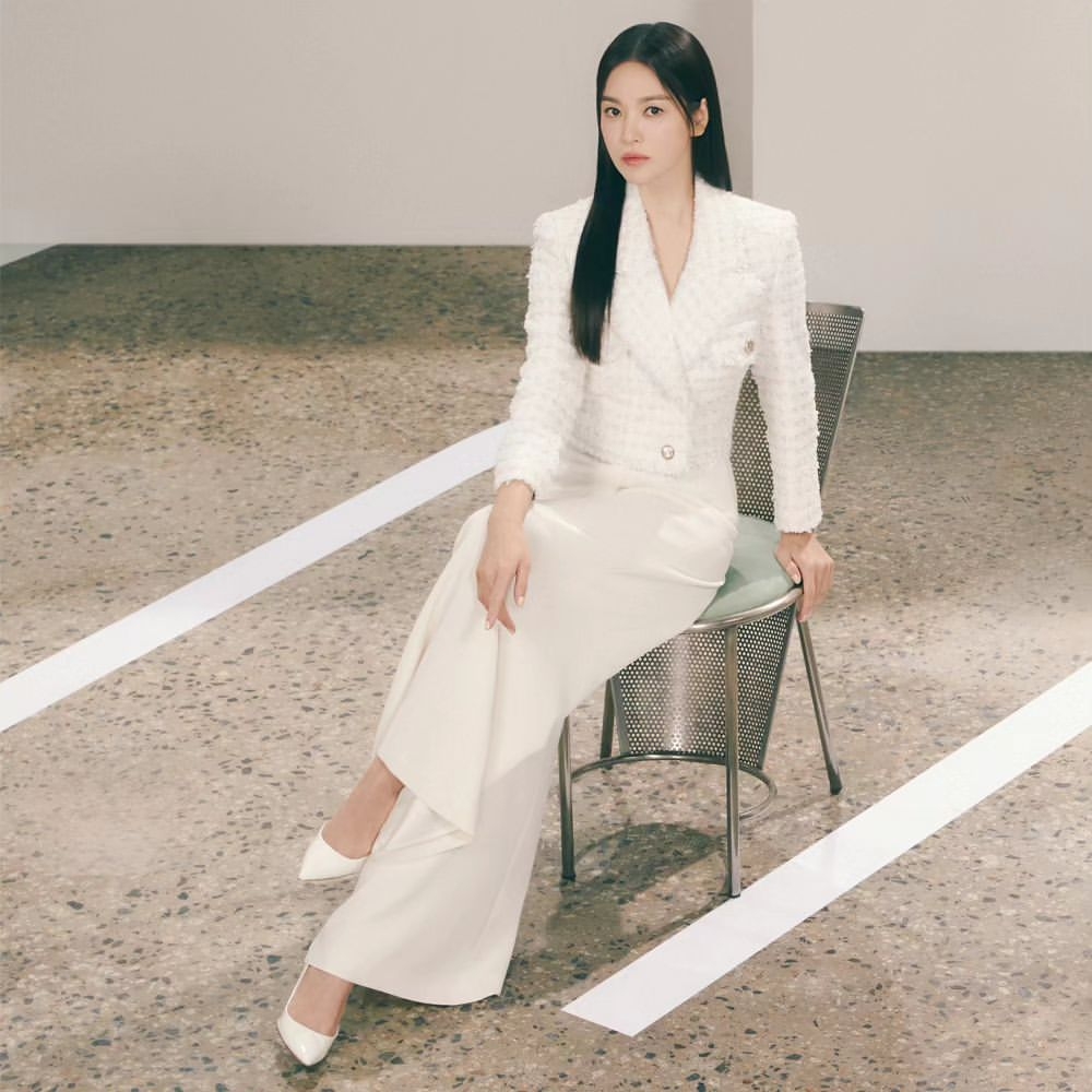 宋慧喬出鏡韓國品牌新季形象照。