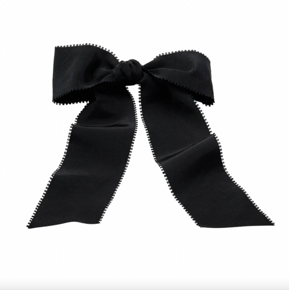 Danielle Scallop Bow。