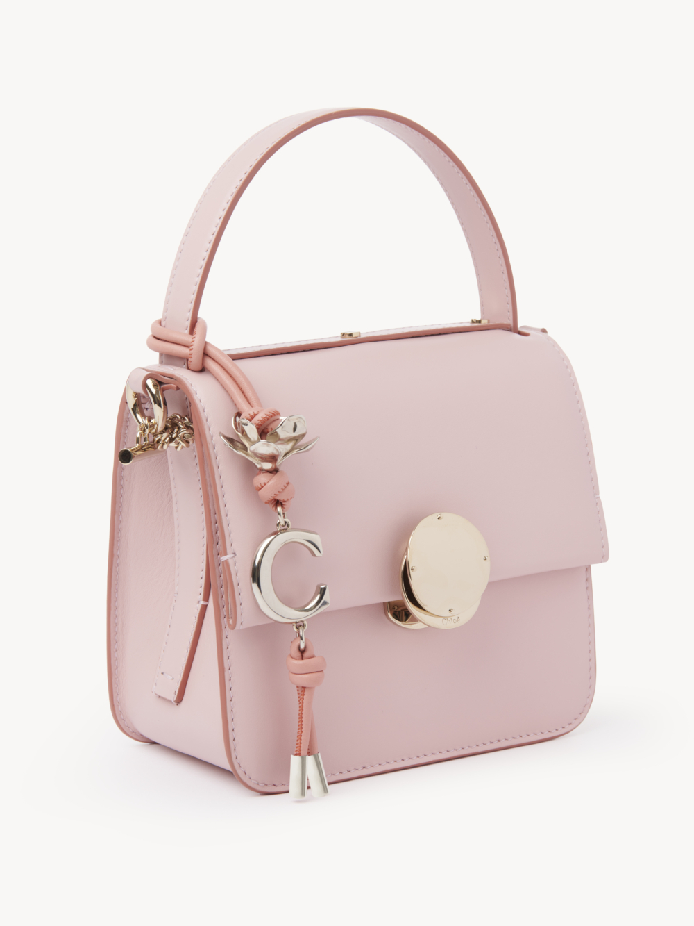 Chloé 農曆年系列木蘭花金屬吊飾。