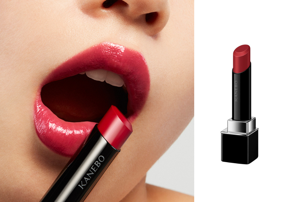 集「躍動之紅」與「水嫩亮澤」於一身,締造持久鎖水鎖色鮮豔美唇。