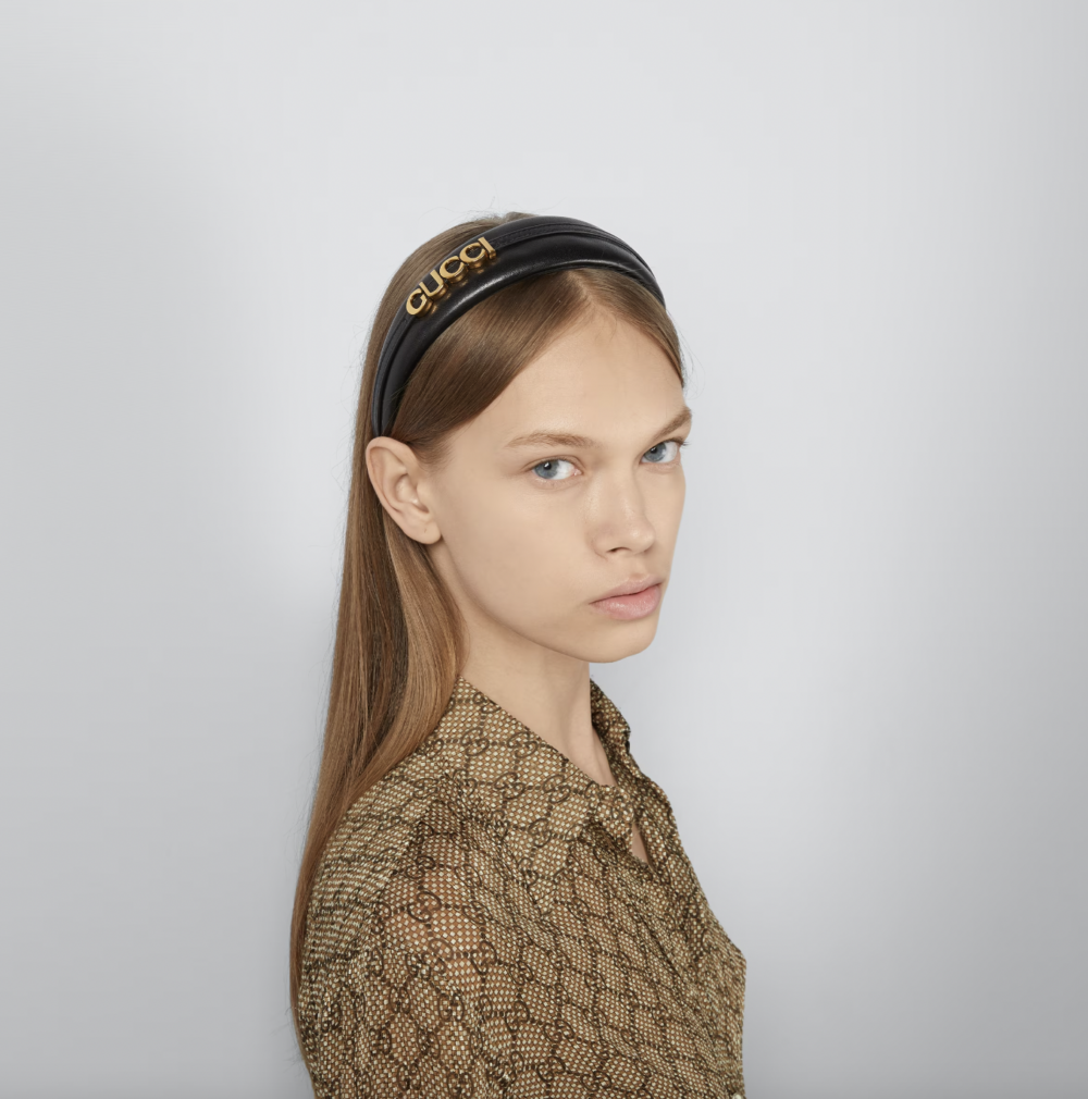 Leather Hairband with Gucci Detail。