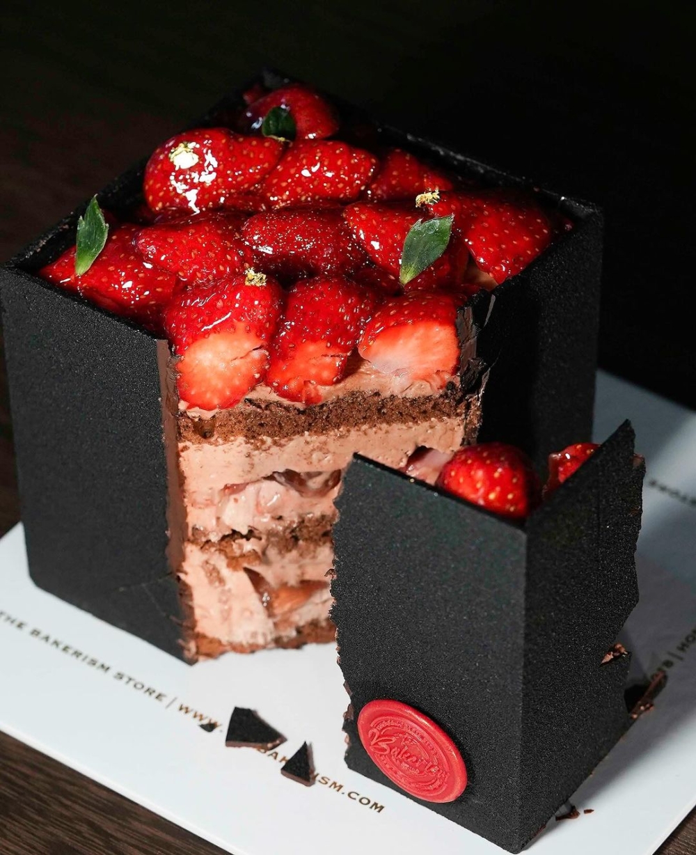 日本士多啤梨黑森林盒子。