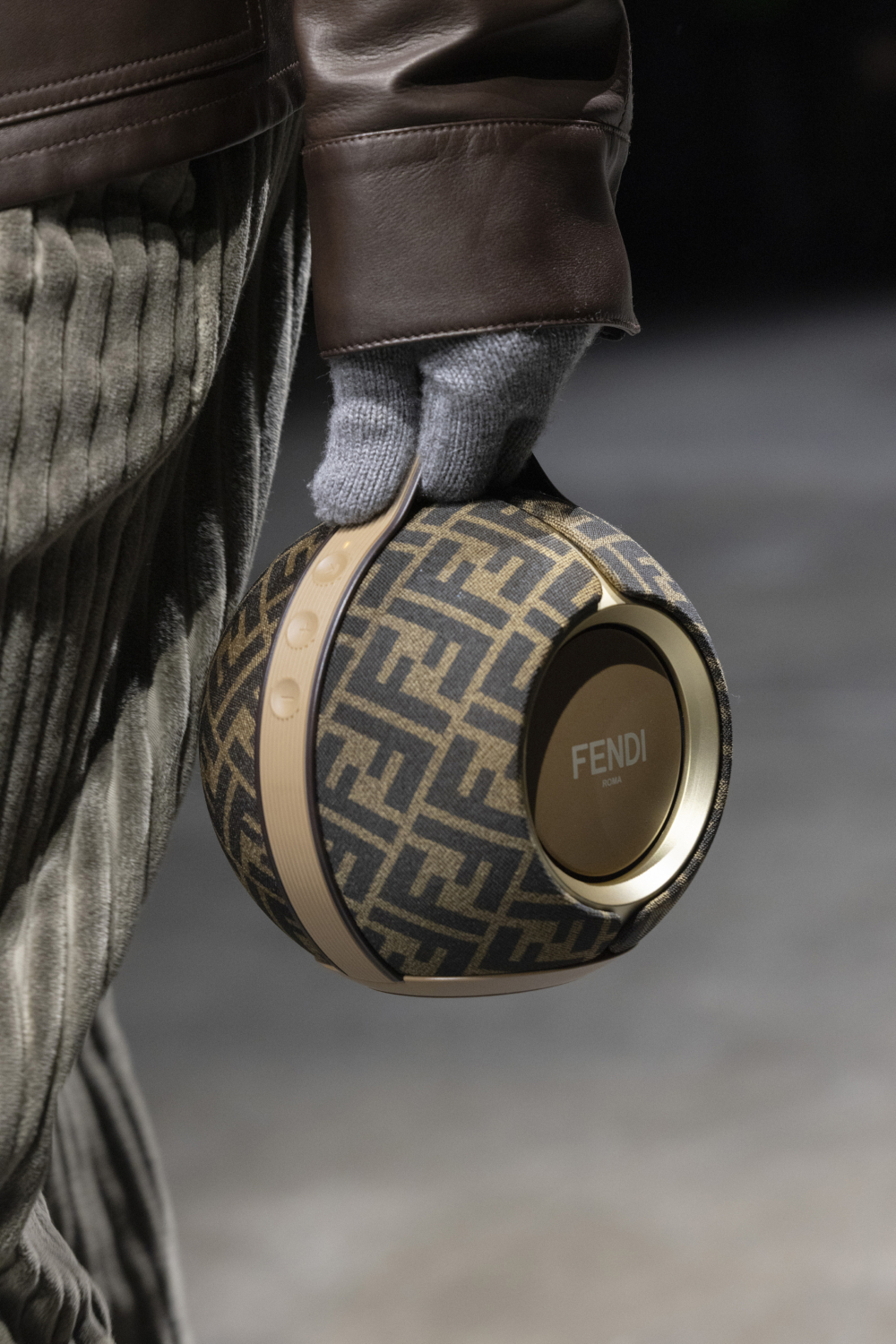 FENDI × DEVIALET Mania便攜式手持擴音器