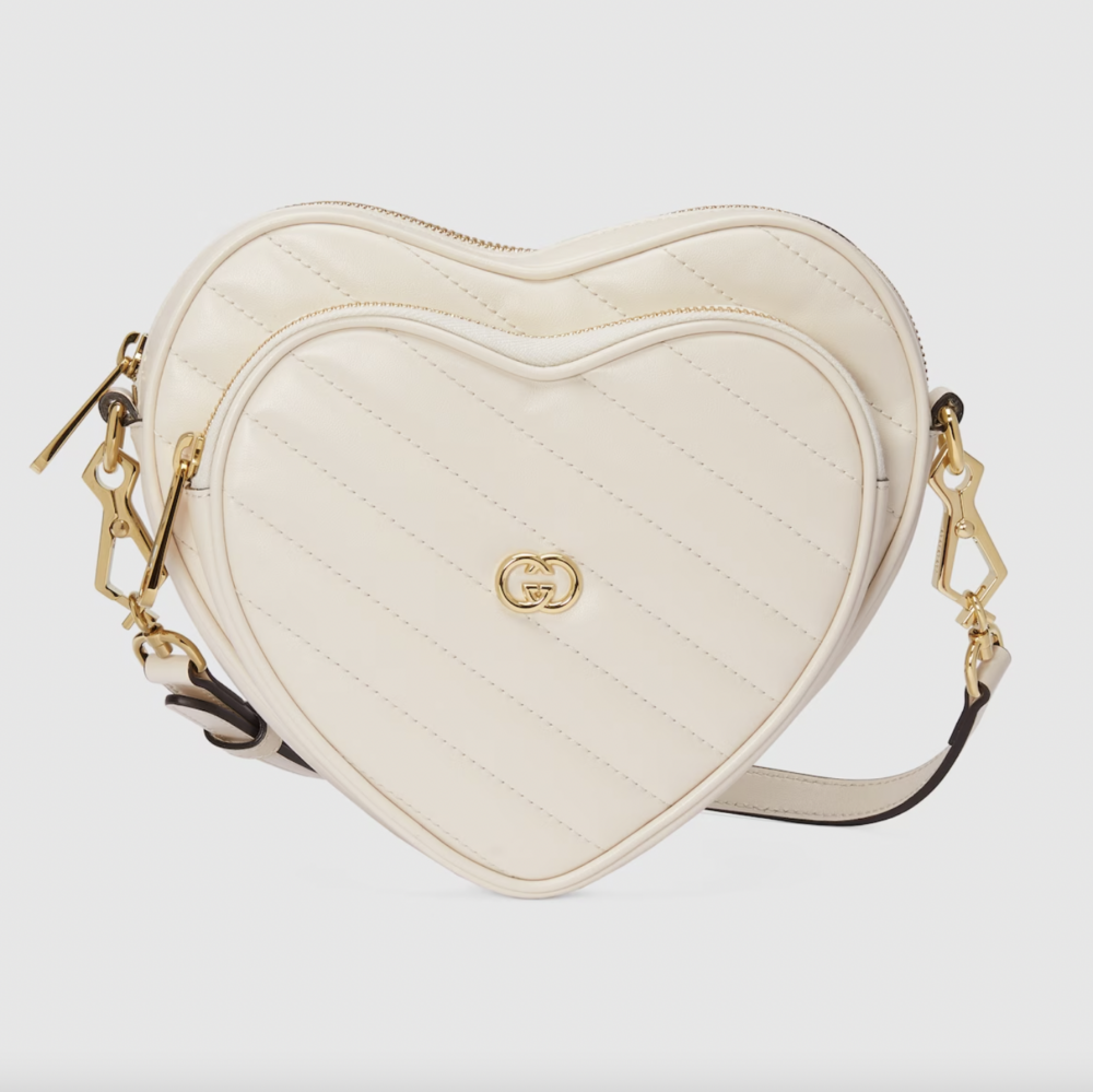 Interlocking G Mini Heart Shoulder Bag。