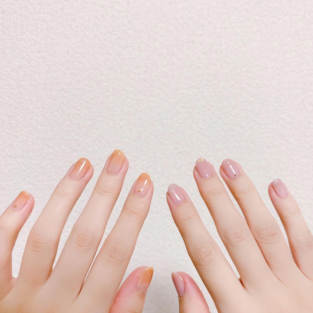 春季美甲「柔和桃」推薦3:腮紅感漸層