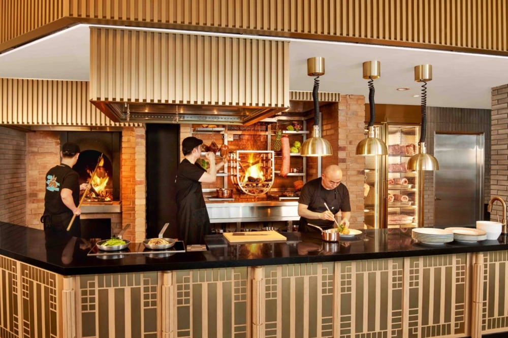 食材經過火烹煮呈現出堅固而質樸的風味。