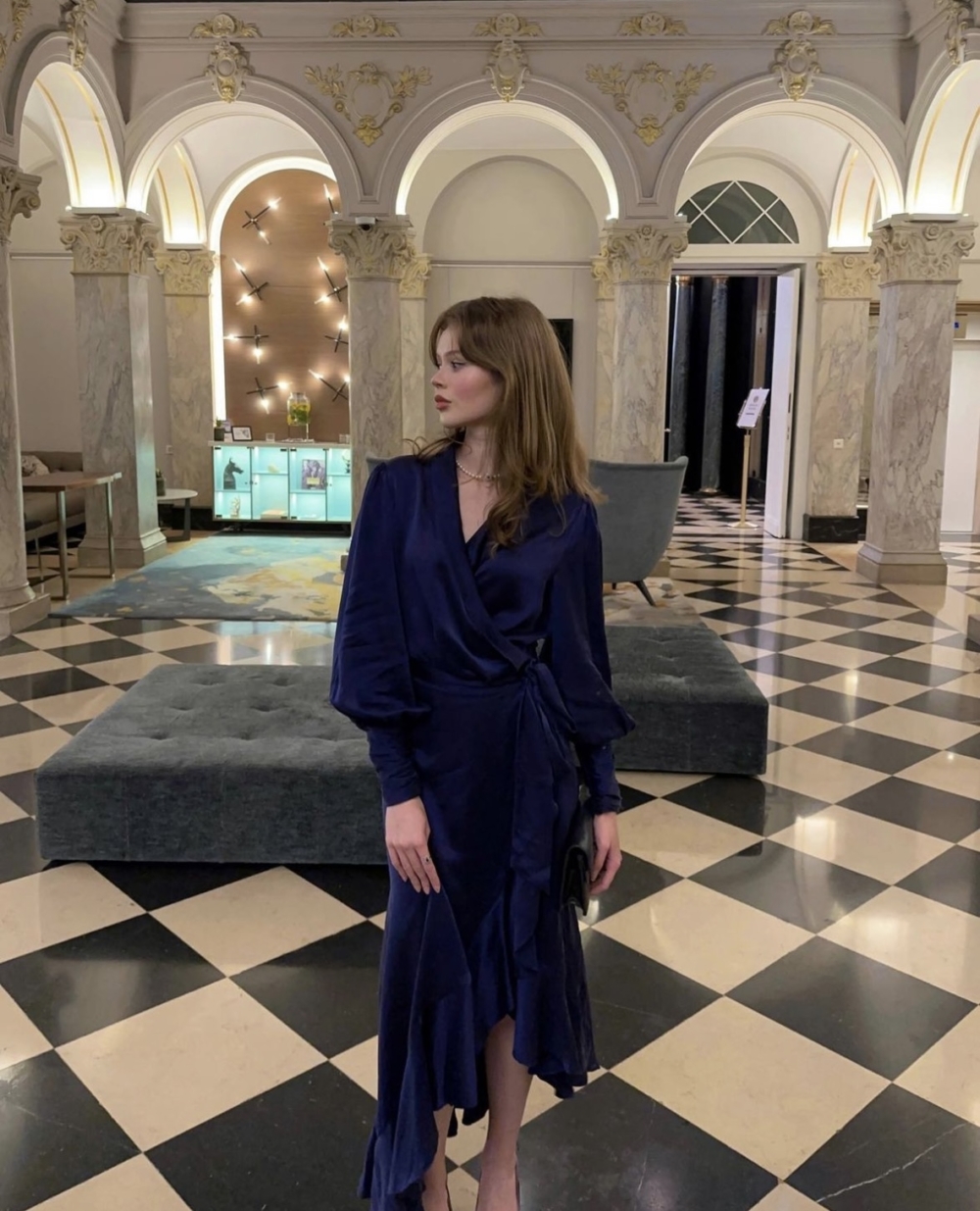 滿懷著復古的少女氣息。