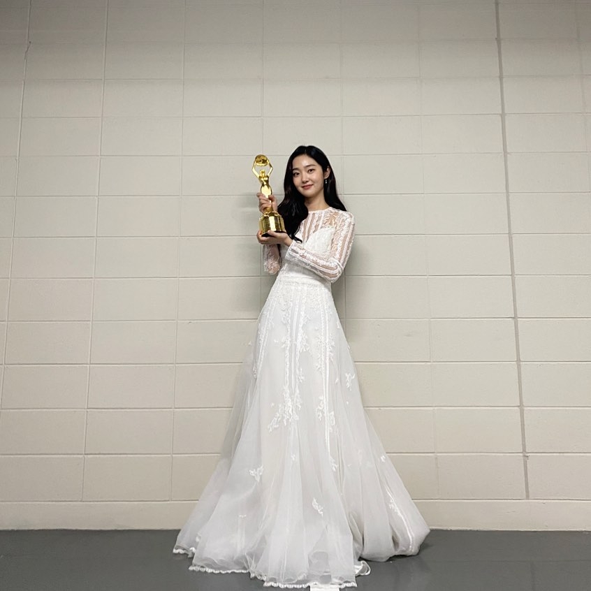 橫掃電視以及電影新人獎