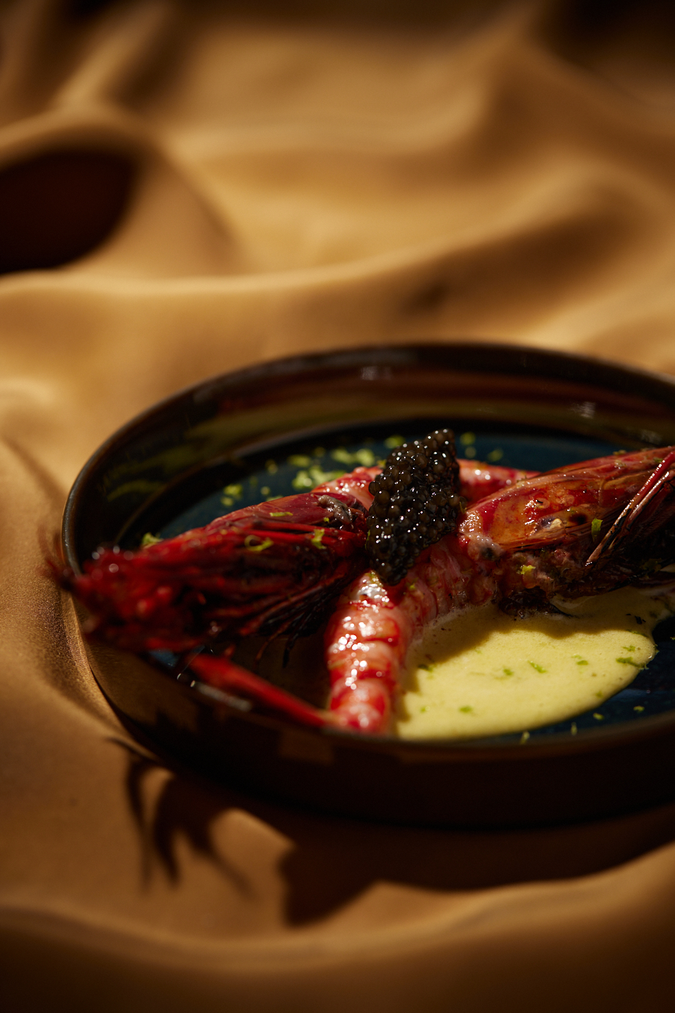 前菜 - 炭烤胭脂蝦, 沙巴雍, 魚子醬。