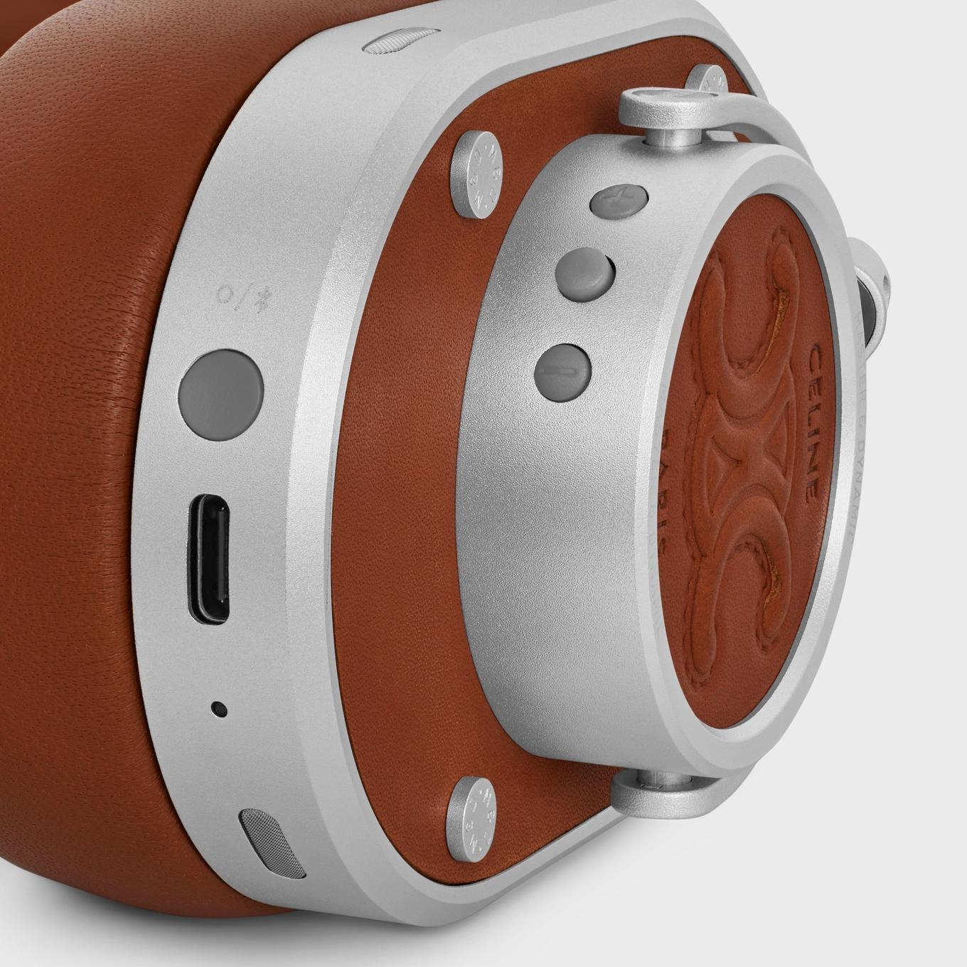 Headphones in Natural Calfskin with Triomphe Embossed Tan。