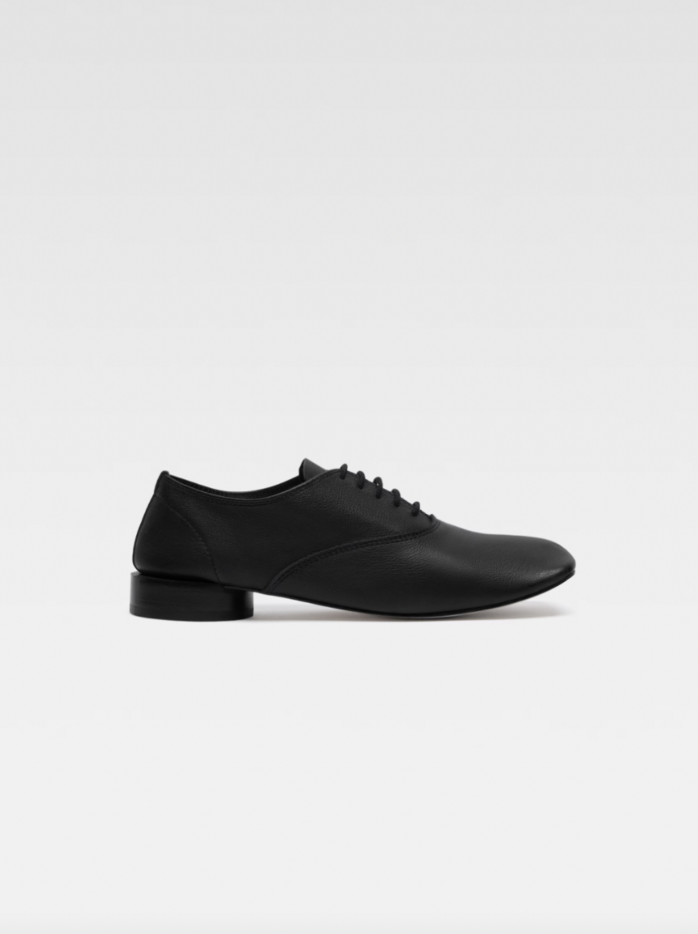 Jacquemus × Repetto夢幻聯名鞋款。