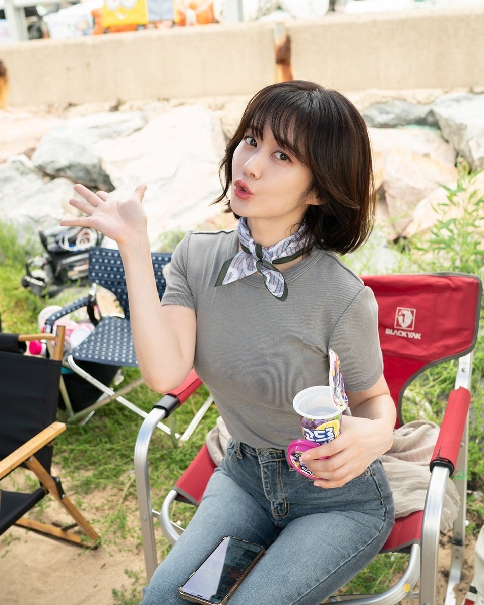 大眼睛是張娜拉的標誌之一。