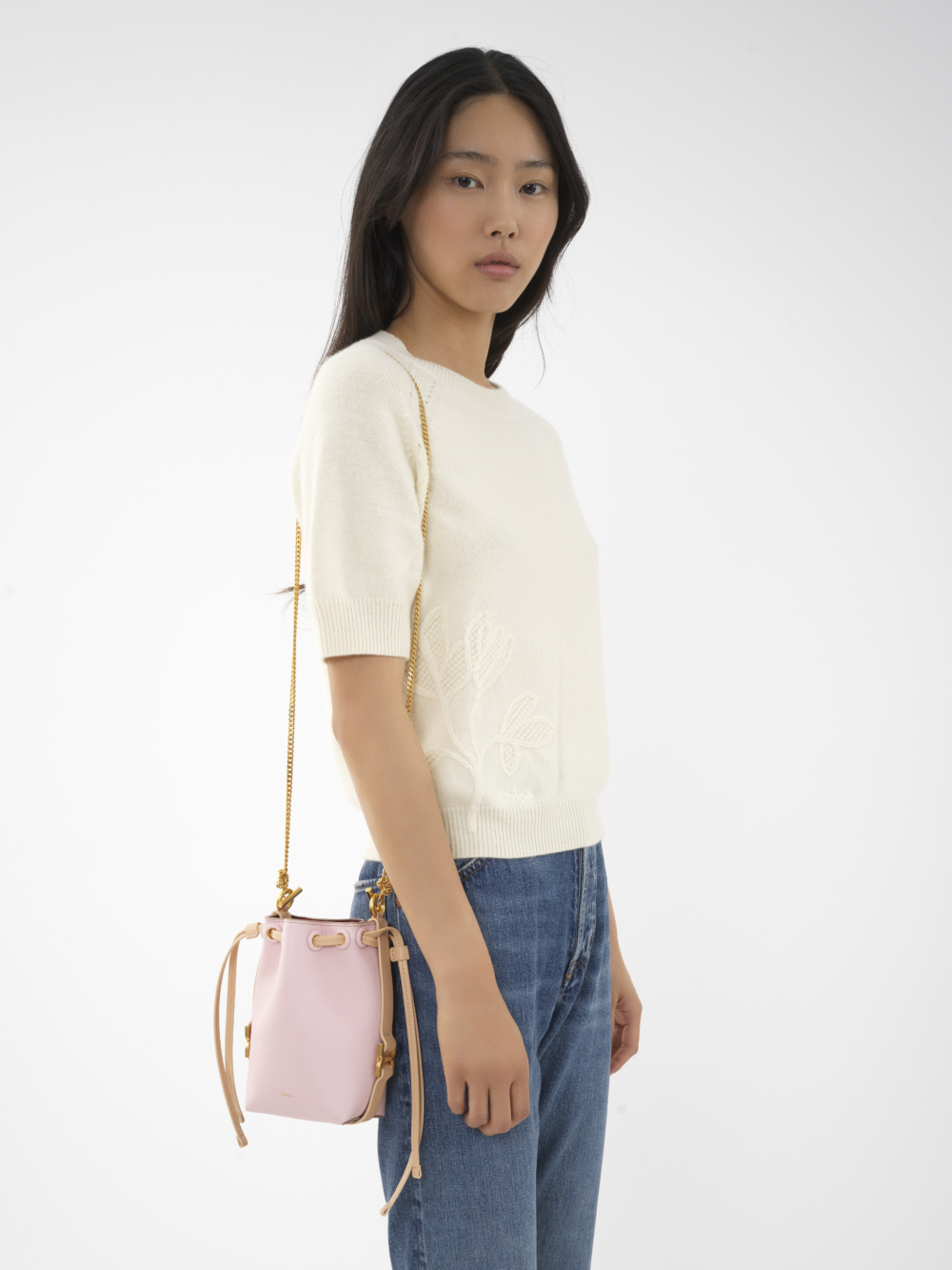 模特兒的實背照。