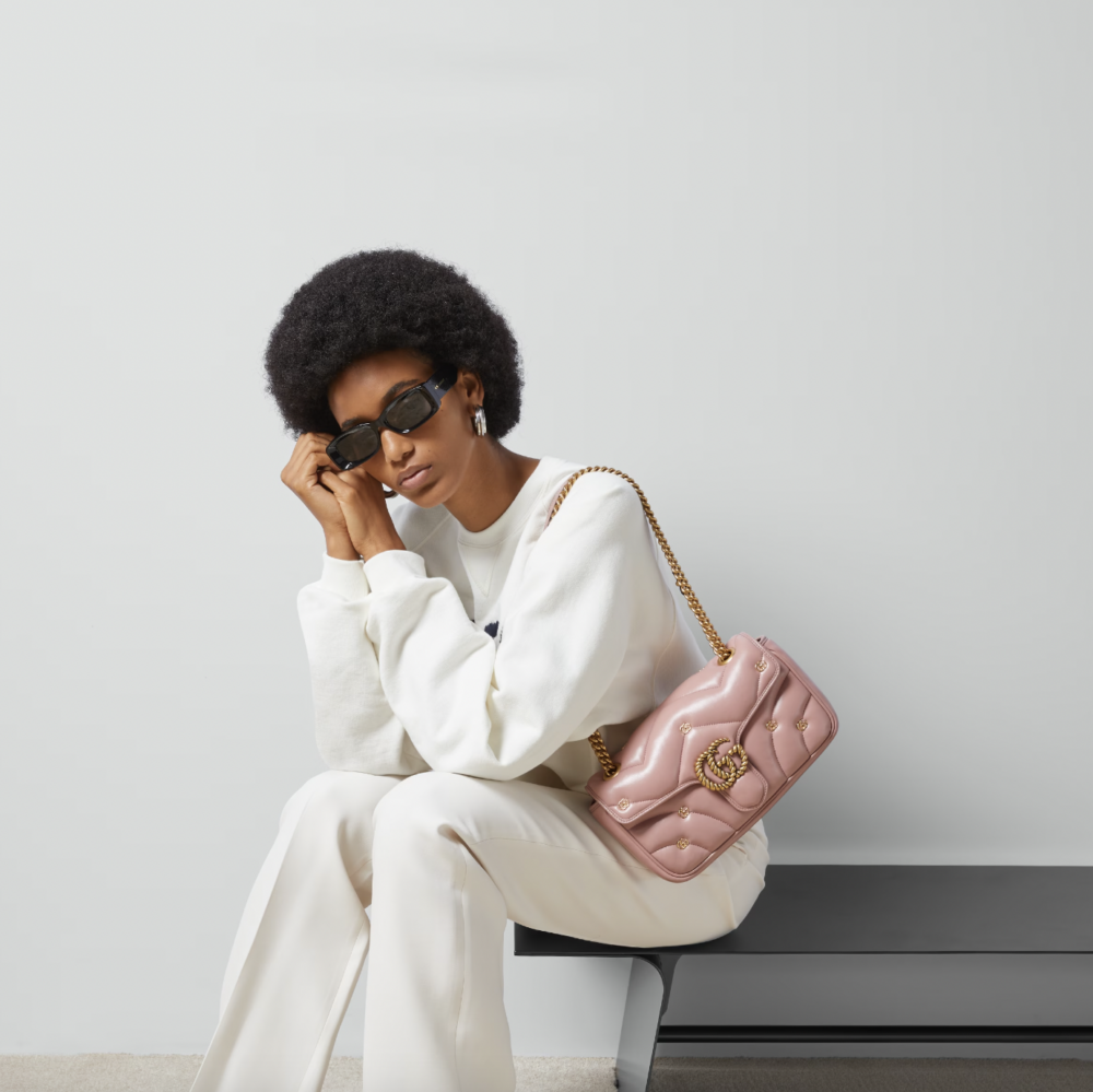 GG Marmont Small Shoulder Bag。