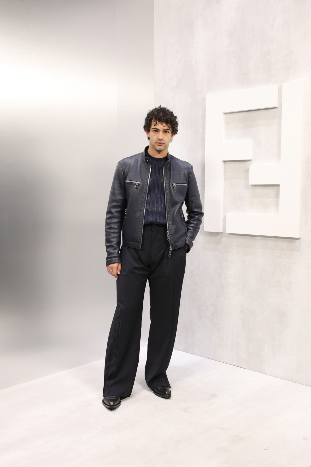 品牌全球大使的義大利演員Massimiliano Caiazzo