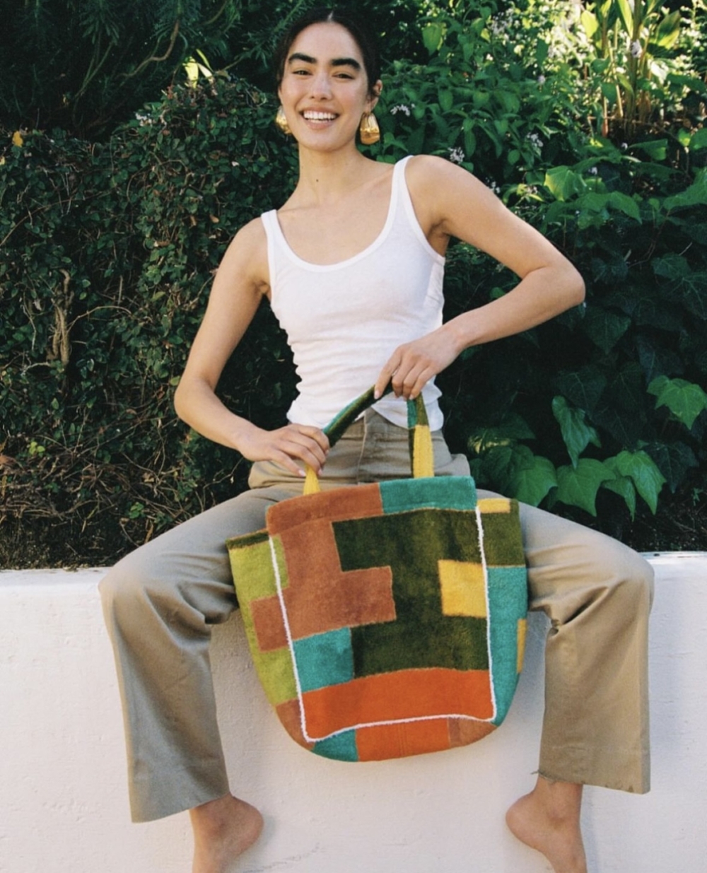LilyEve升級再造服裝品牌。