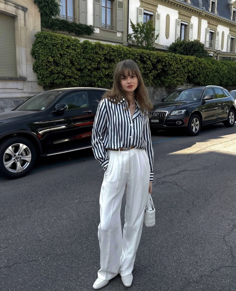 白褲無論是夏天或冬天都是很好搭配的單品。