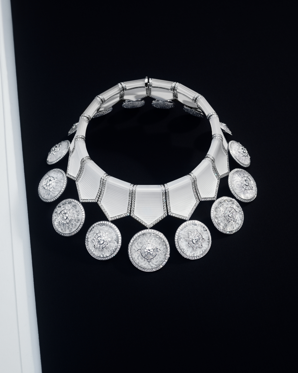 Médaille Necklace。