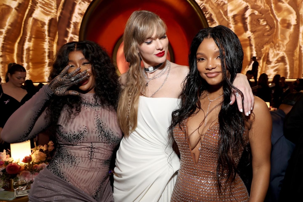 Taylor Swift也在現場宣布推出一張名為「The Tortured Poets Department」的第11張新專輯