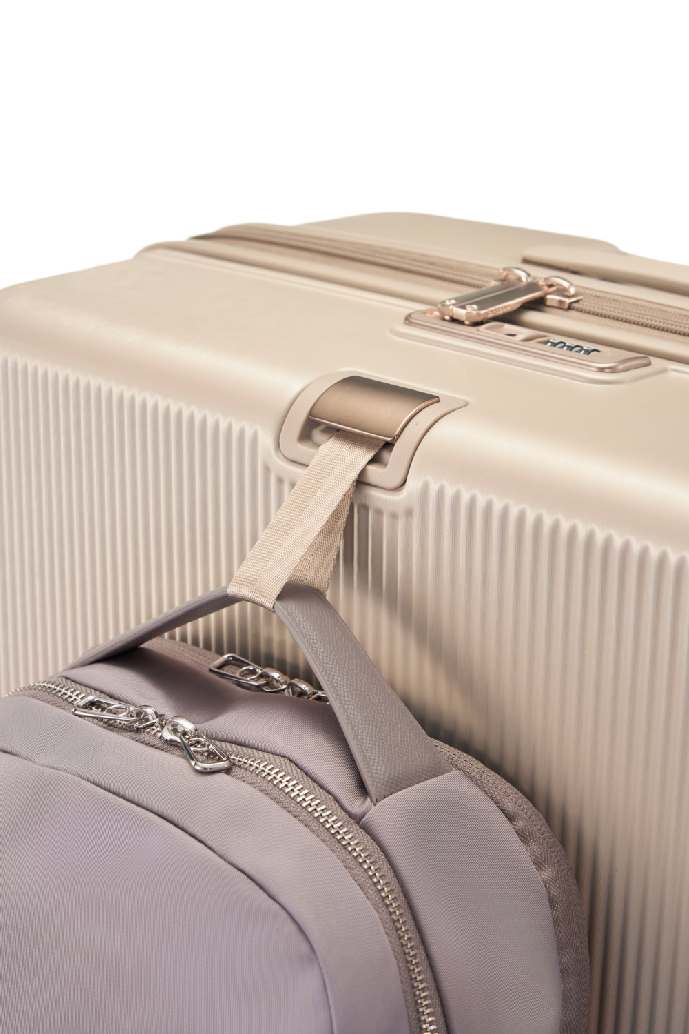 讓你可以掛上小包的貼心設計。