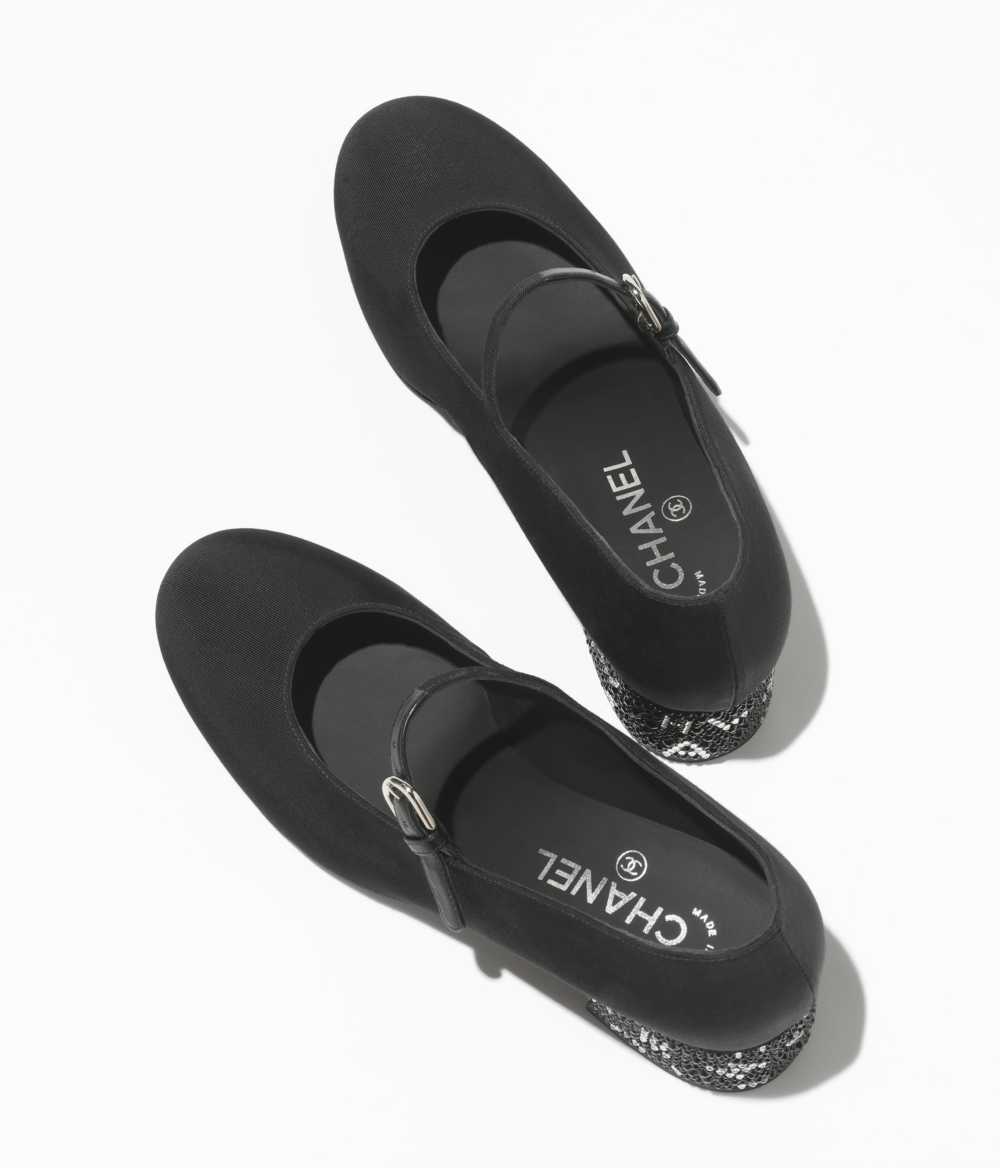 橫條紋的布料則保有知性文藝氣息