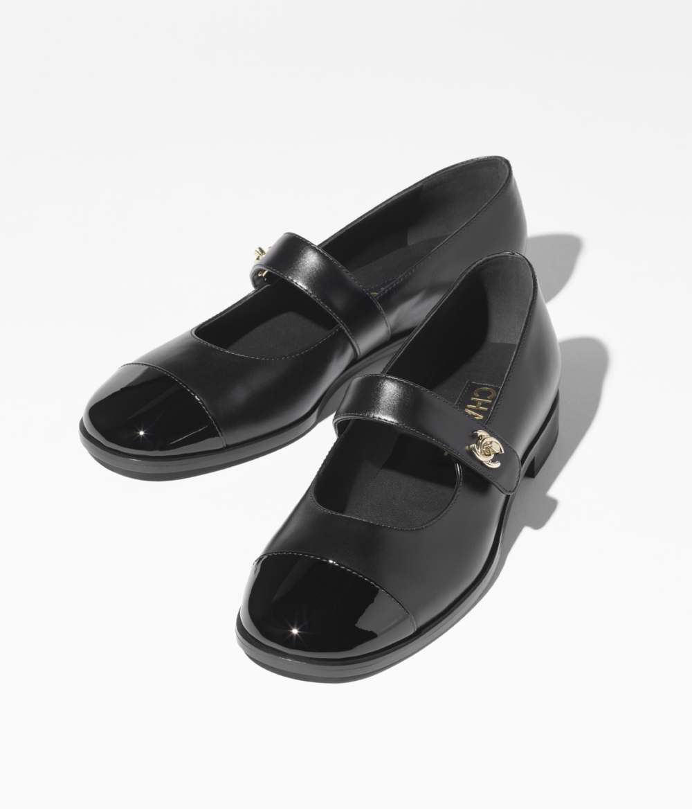CHANEL皮革Mary Janes