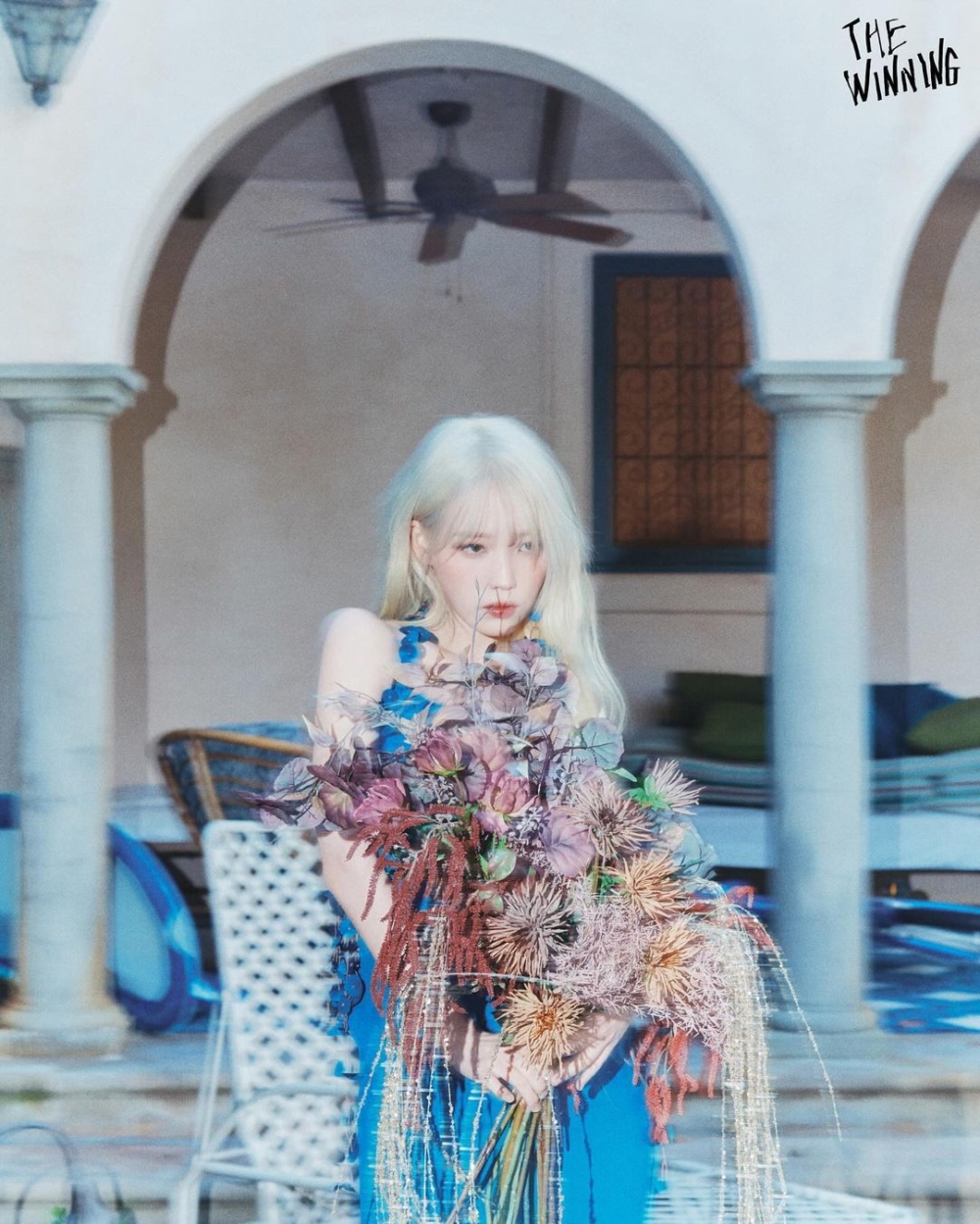 氣質的海藍色造型。