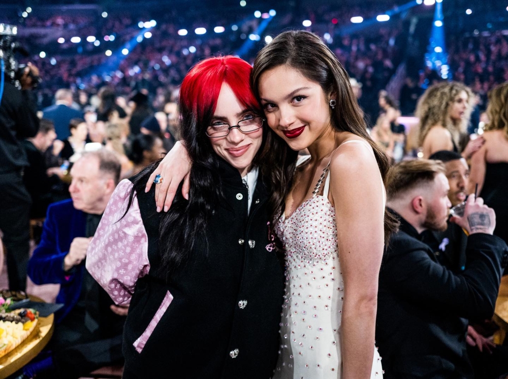 Billie Eilish更盡情與多位明星好友一同合影