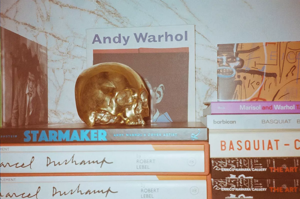 精選挑的書籍、藝術出版品和版畫。