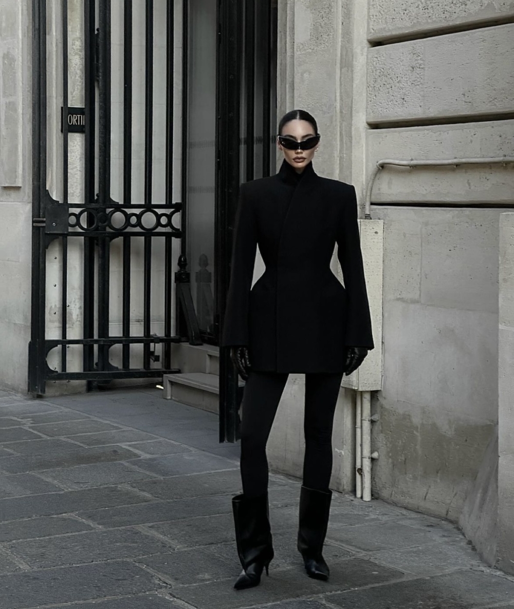 手套為整體造型畫龍點睛。