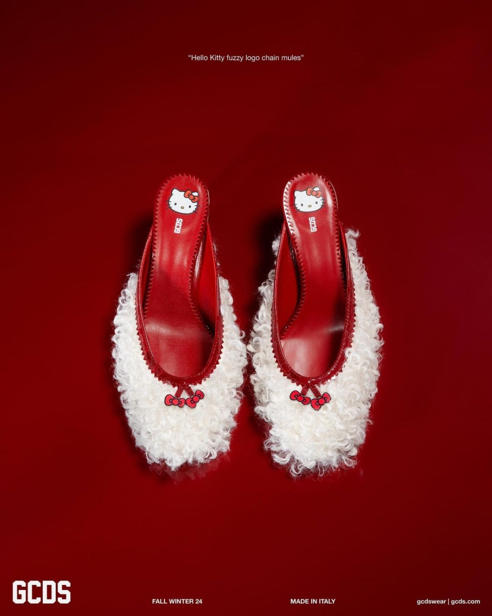 Hello Kitty Fuzzy Logo Chain Mules。