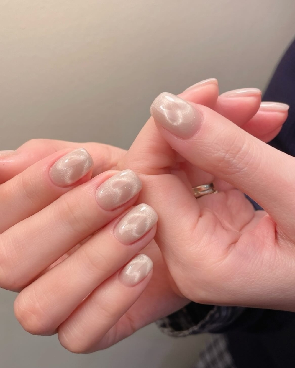 情人節愛心貓眼美甲推薦：氣質裸粉色愛心貓眼美甲