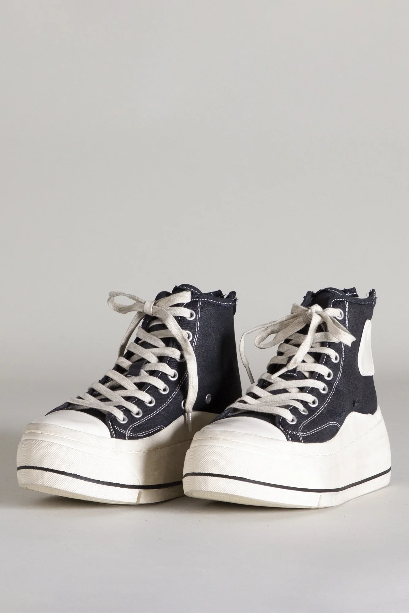 Kurt High Top Sneaker。
