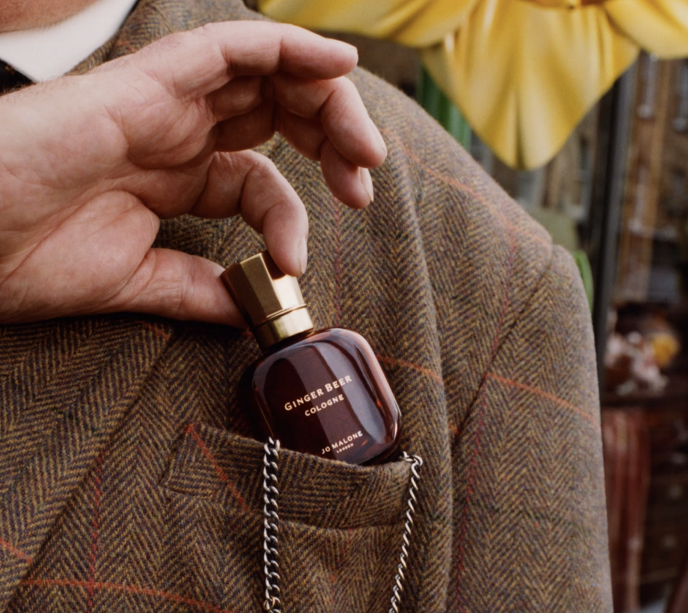 瓶身的設計也帶有濃濃的復古氛圍。