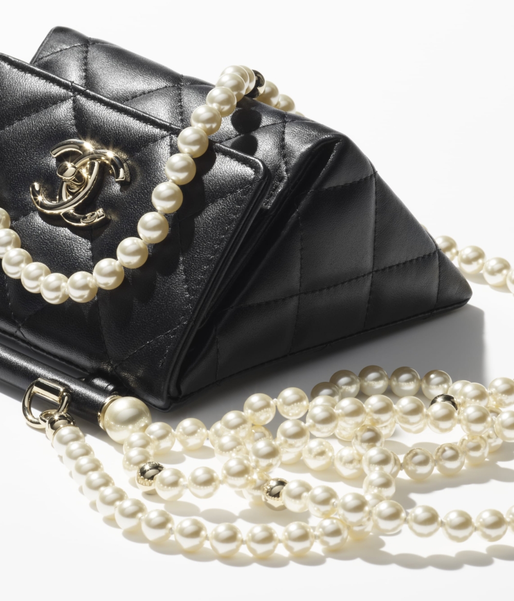 CHANEL Clutch with Chain