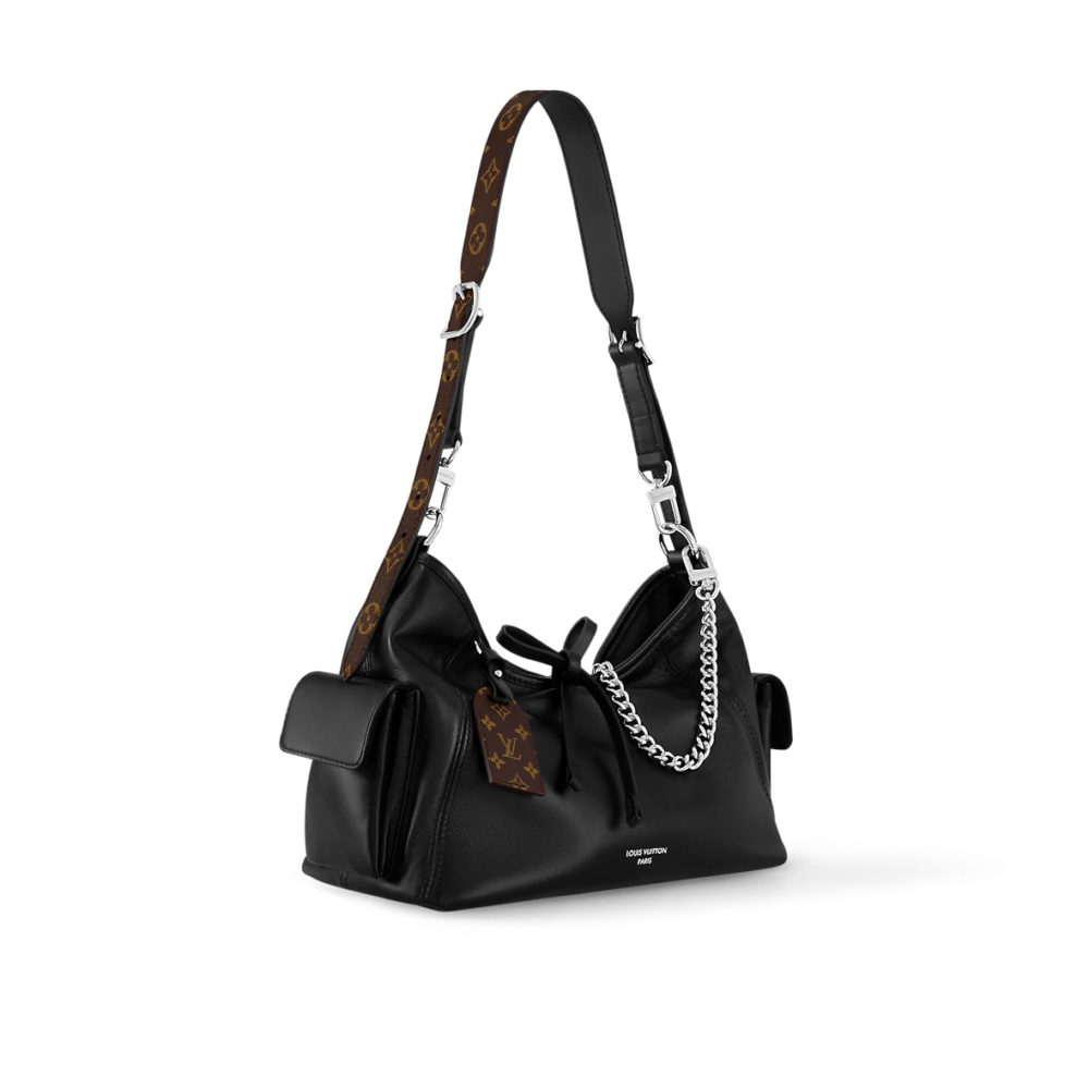 深邃迷人的色調和柔軟廓形。