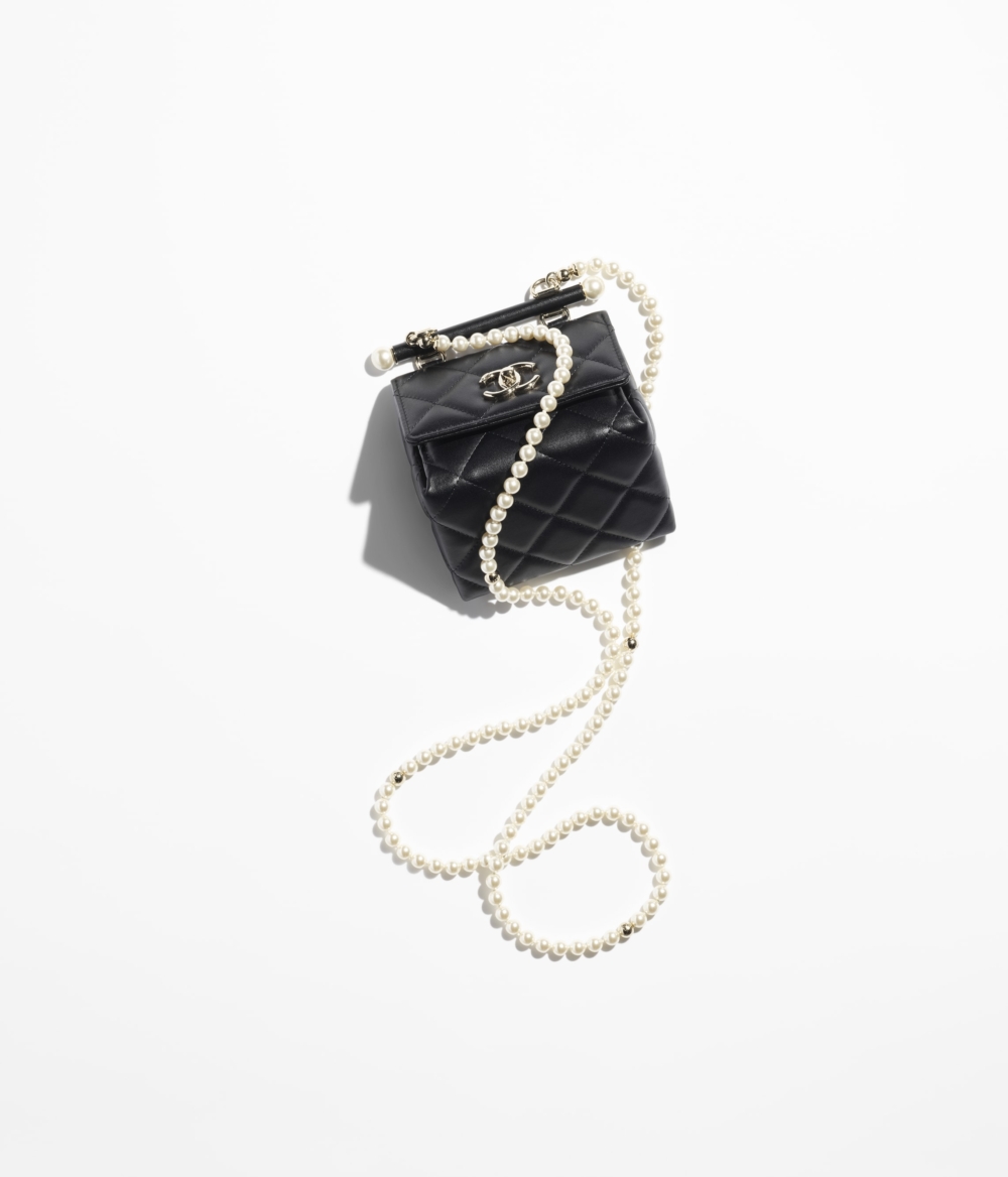 CHANEL Clutch with Chain