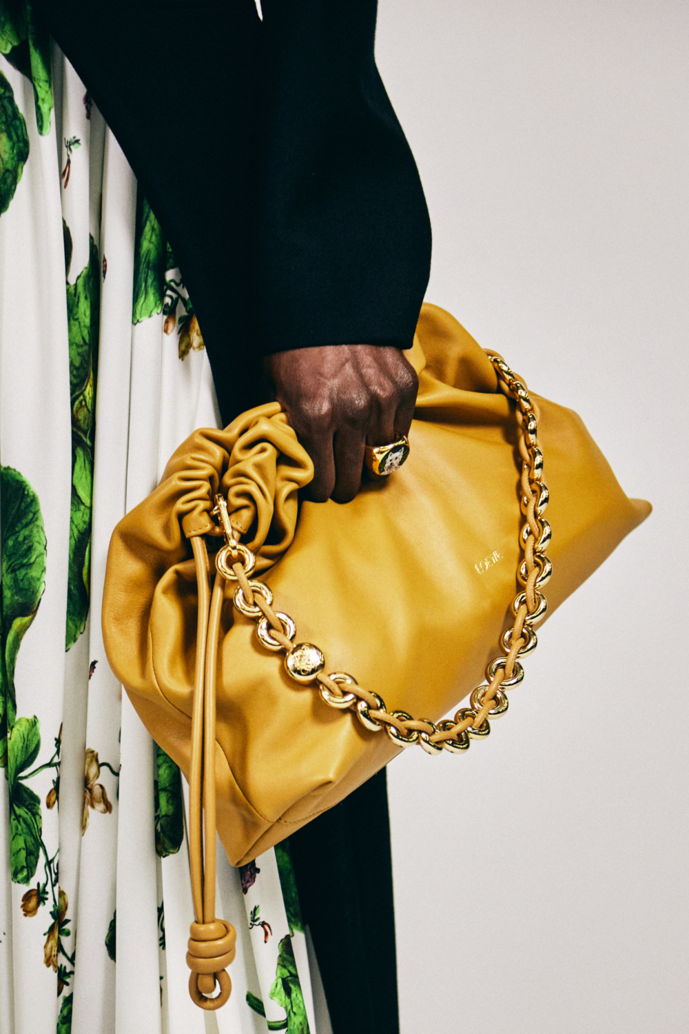 皮革這項元素反覆出現秀場