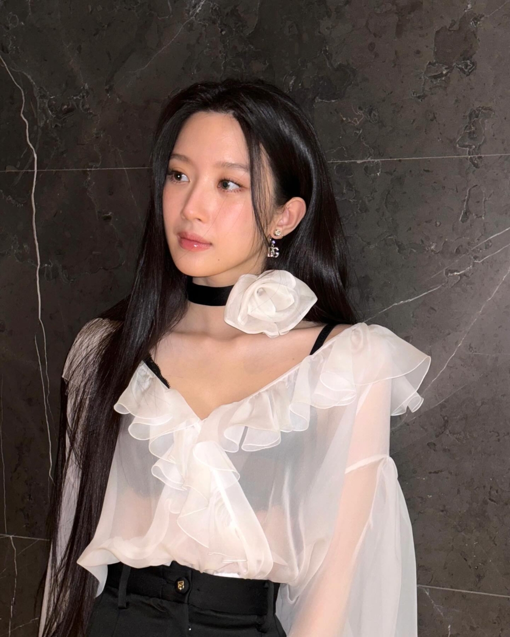 以Dolce & Gabbana品牌大使身份出席2024米蘭秋冬時裝