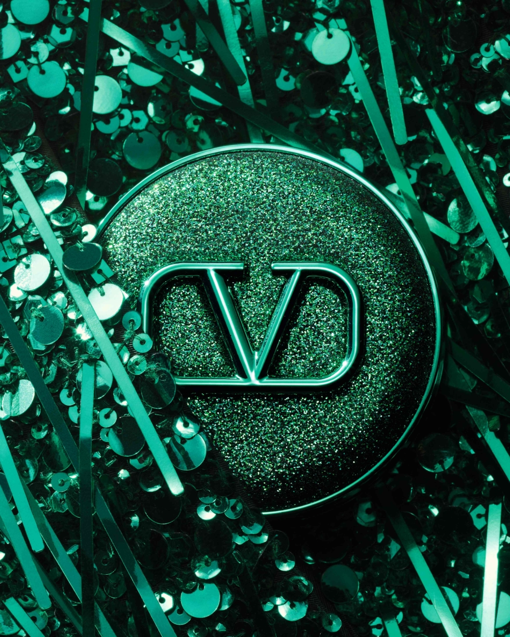 Valentino Beauty以「Green Stravaanza怪美綠」開啟2024年