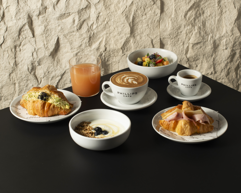 在欣賞藝術的同時也能喝咖啡與品嚐餐點。