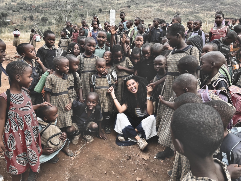 Eca前往造訪許多個非洲國家。