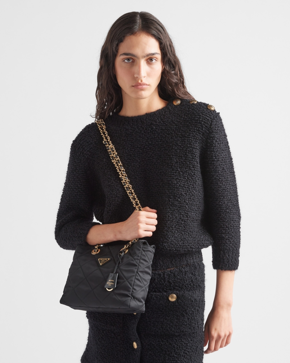 無論是手拎又或是肩背都皆宜。