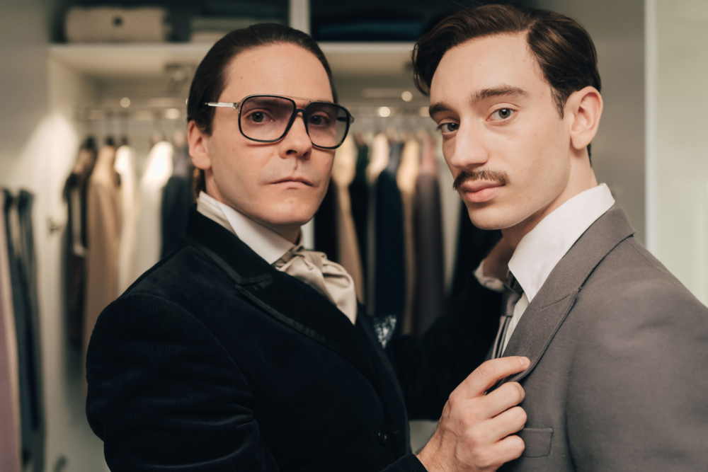 《Becoming Karl Lagerfeld》劇照。