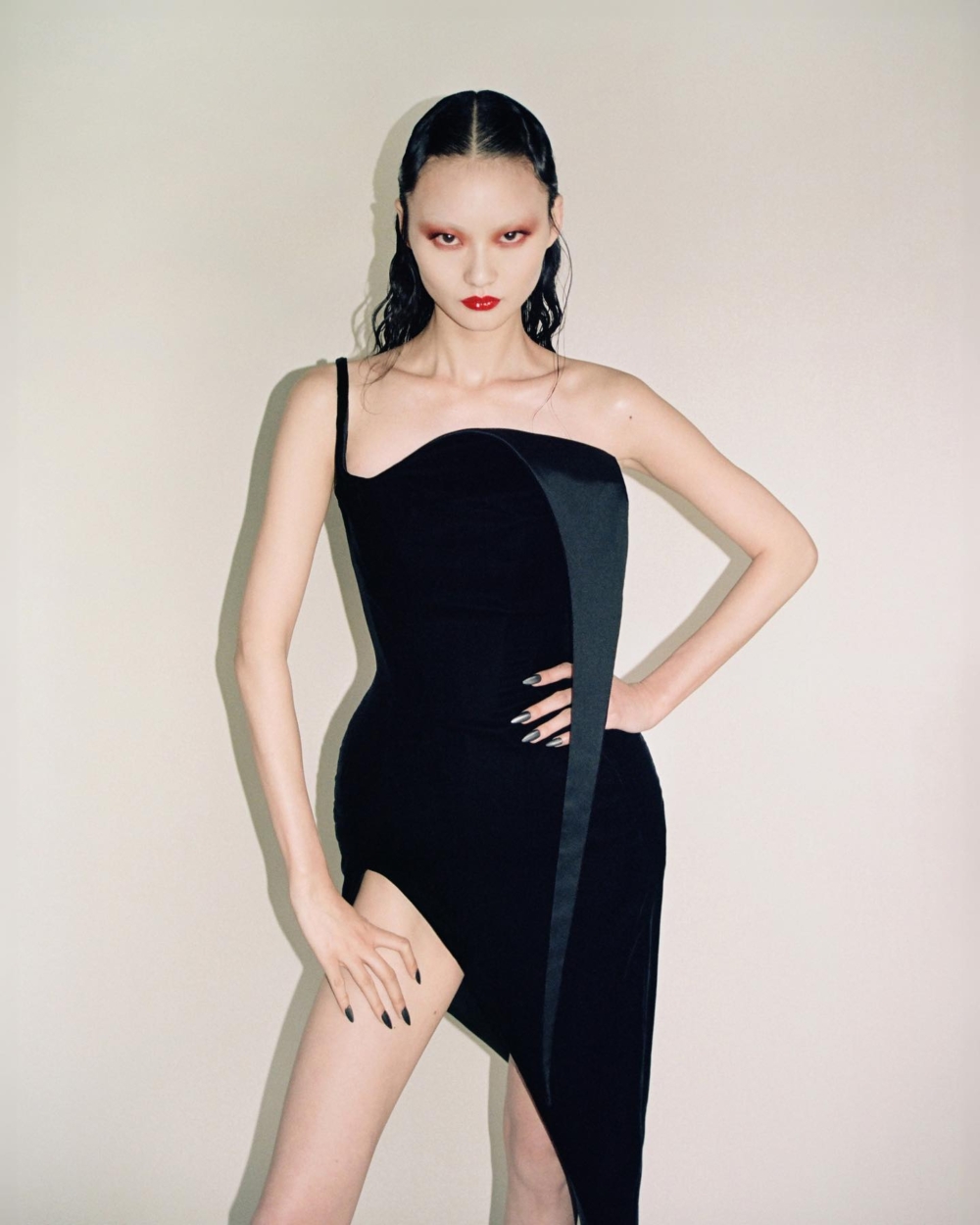 紅色煙燻妝、眼下腮紅