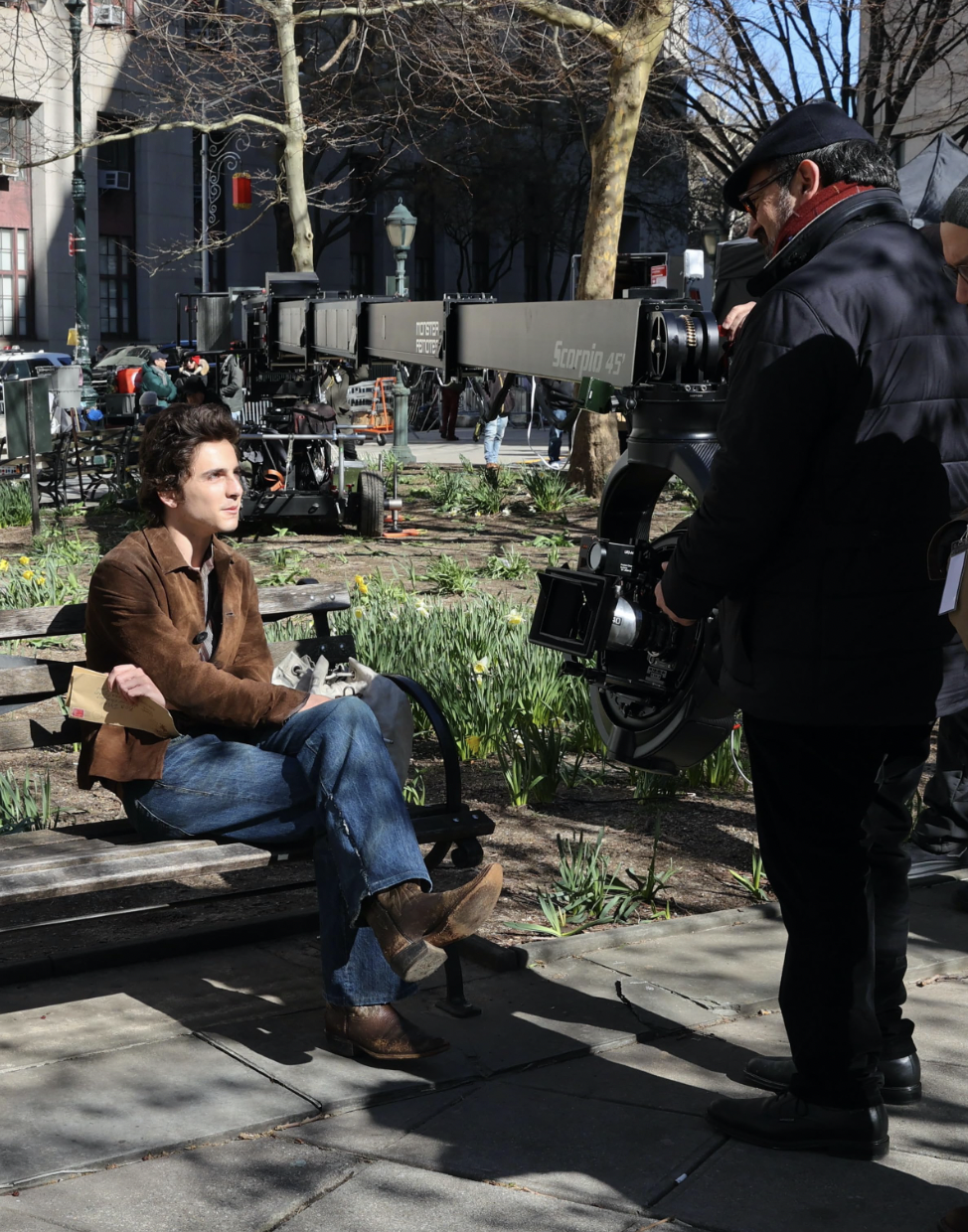 讓我們跟著電影再次翻開他傳奇的一生。