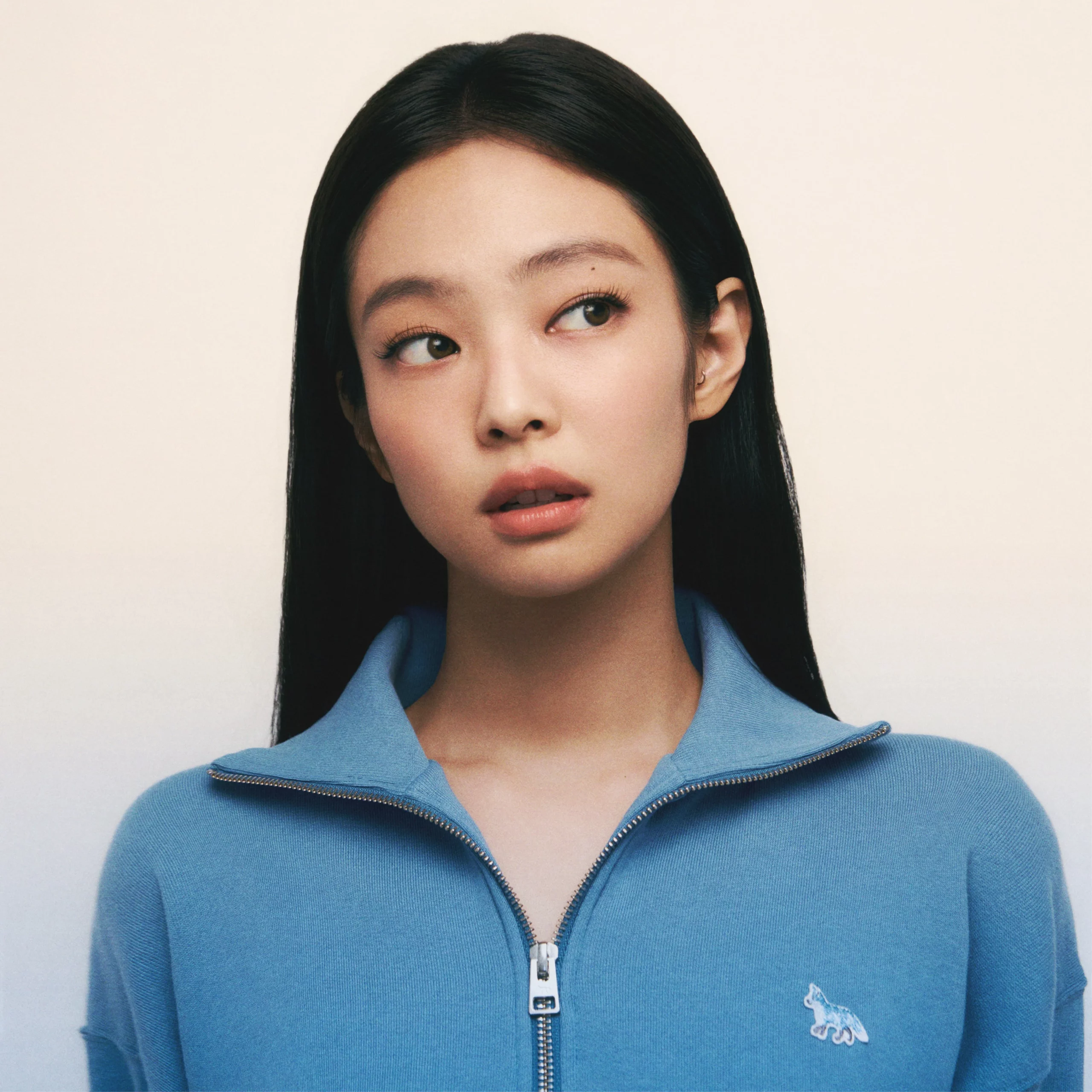 Jennie本次拍攝的形象大片。