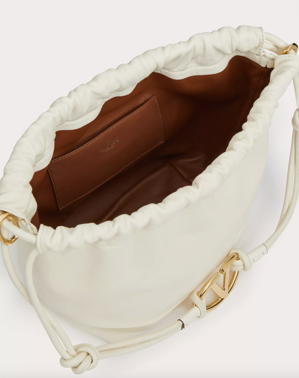 VLogo Pouf Nappa Leather Pouch。