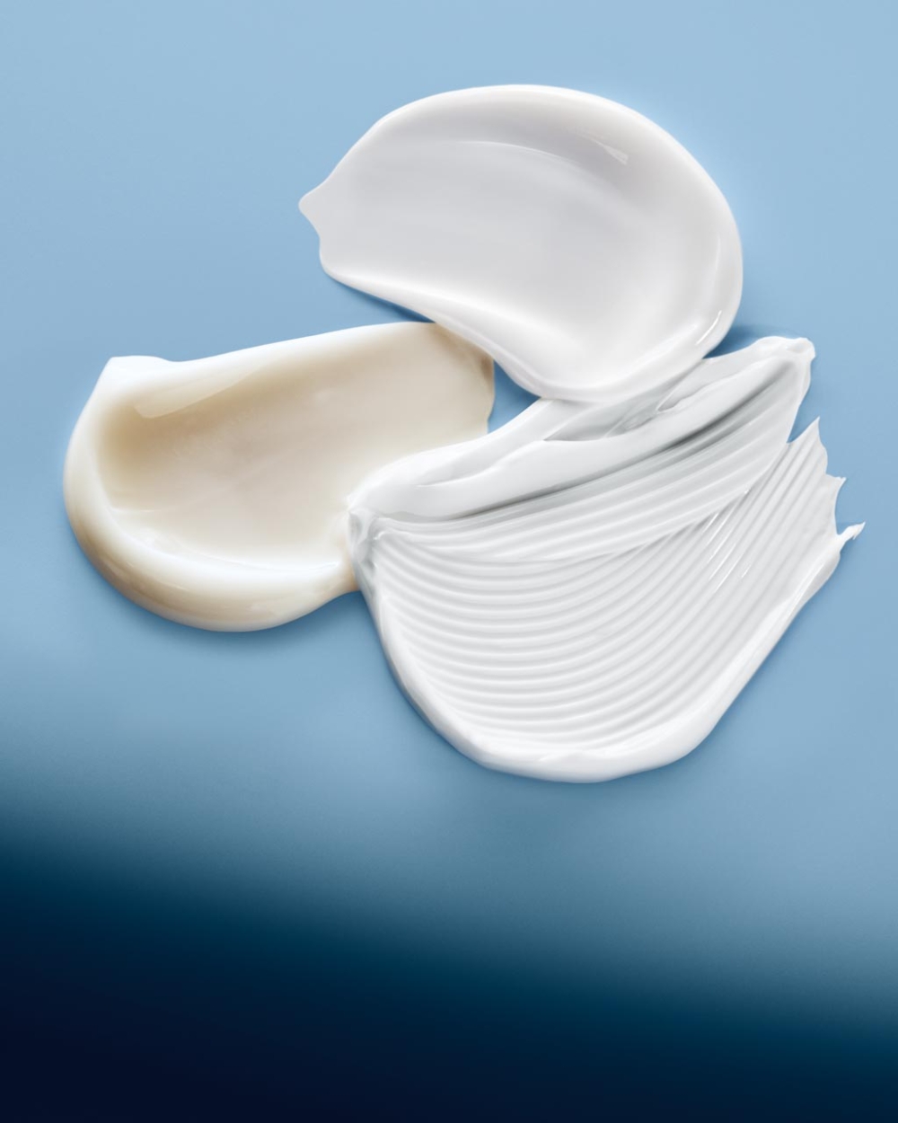 適合各種膚質的面霜同樣蘊含強大的修護力，穩住膚況再撫紋抗老