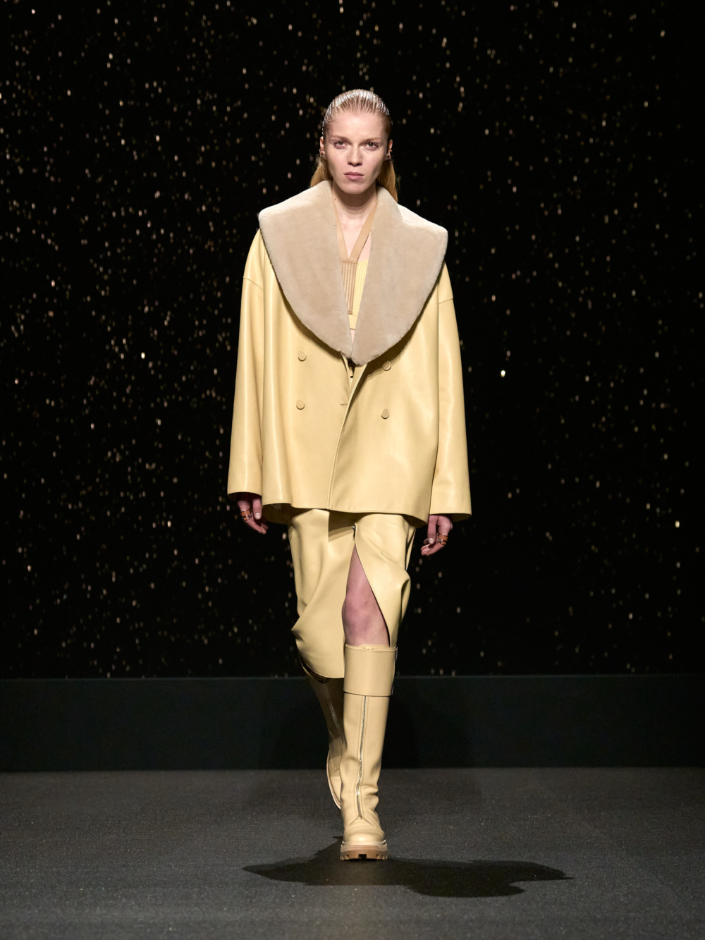 Look 42。